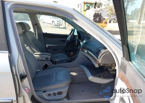 2001 BMW 740Il z USA, uszkodzony, nr VIN WBAGH83431DP31307